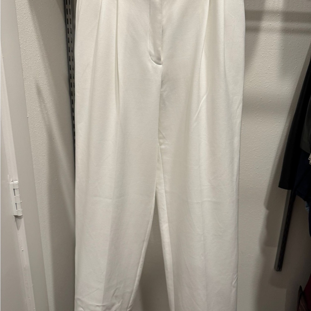 Aritzia Elegant White Pants - Picture 5 of 11